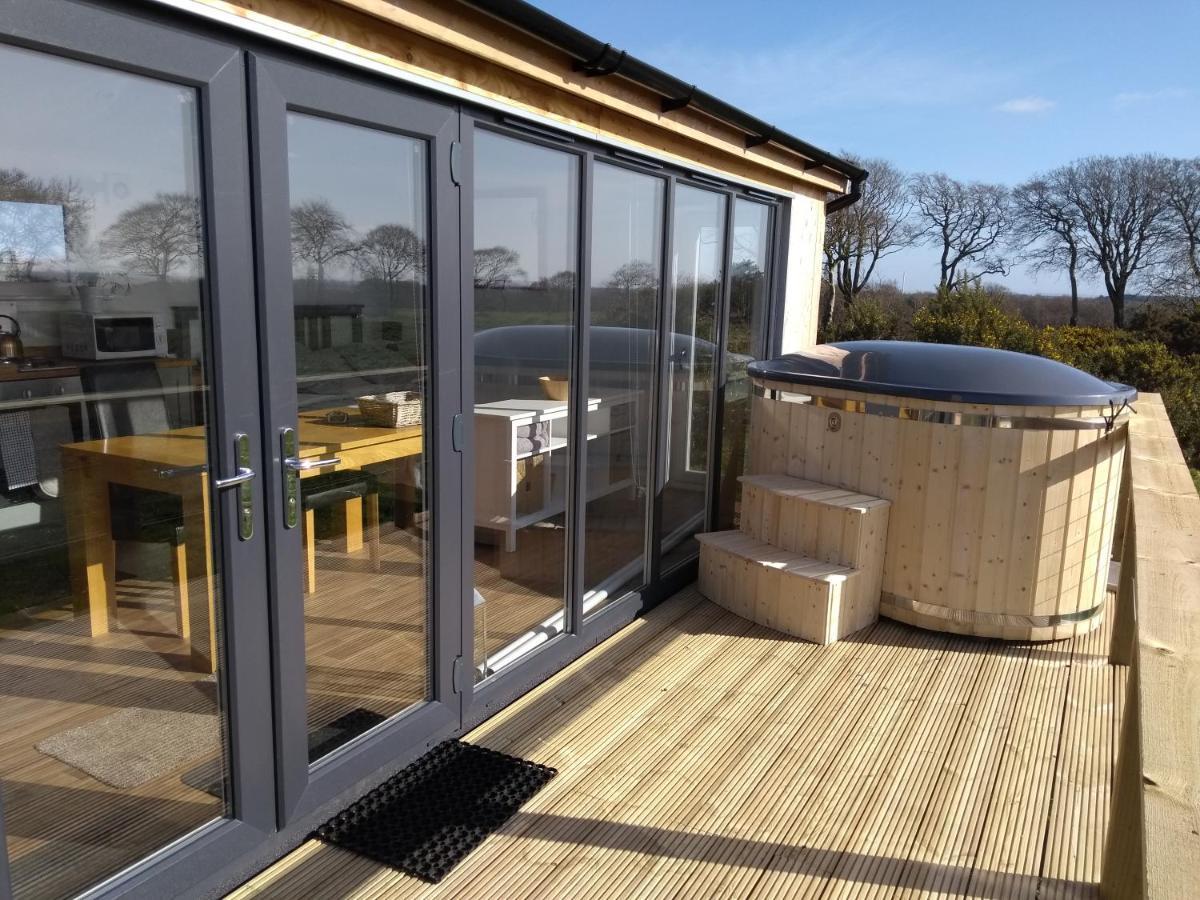 Cleeves Cabins Arran Luxury Lodge With Hot Tub Dalry  Exterior foto